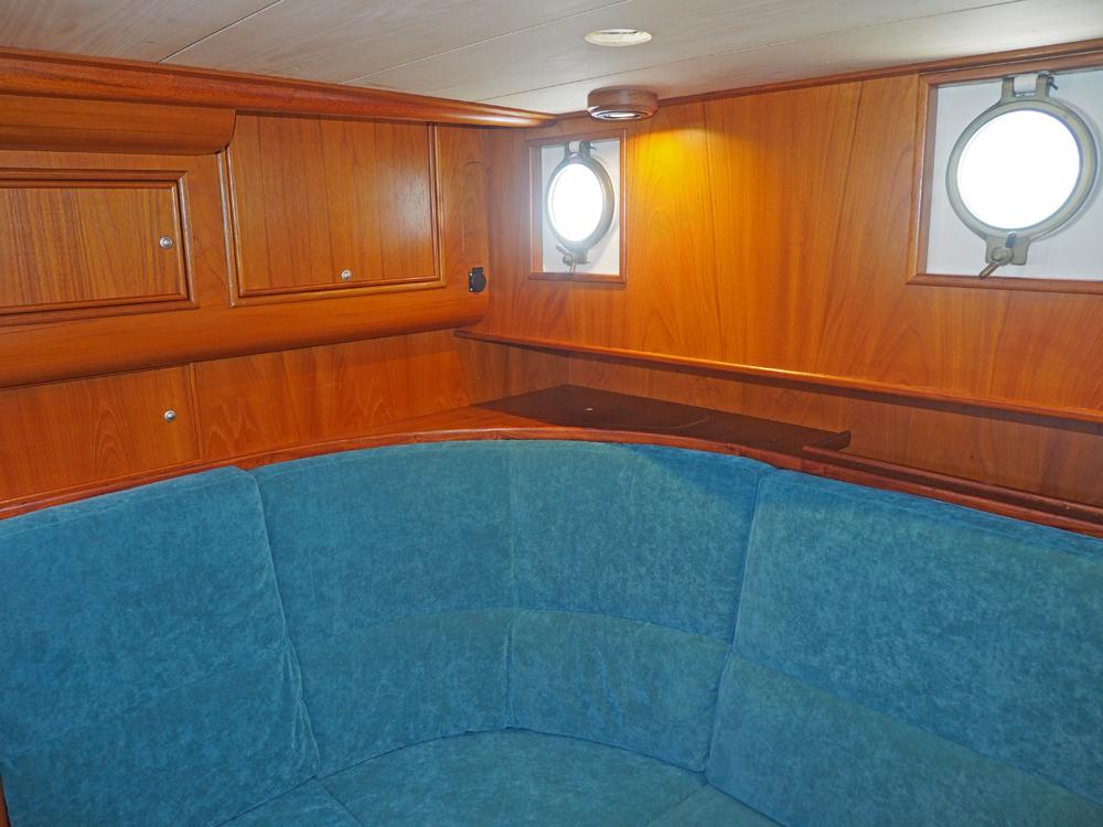 Saloon, Accommodation